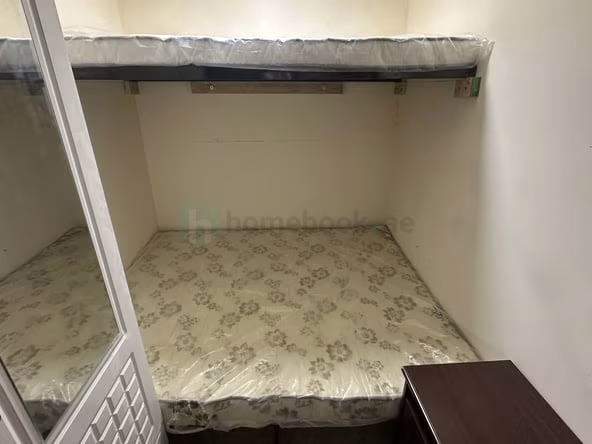 Bed Space & Partition in Al Mankhool