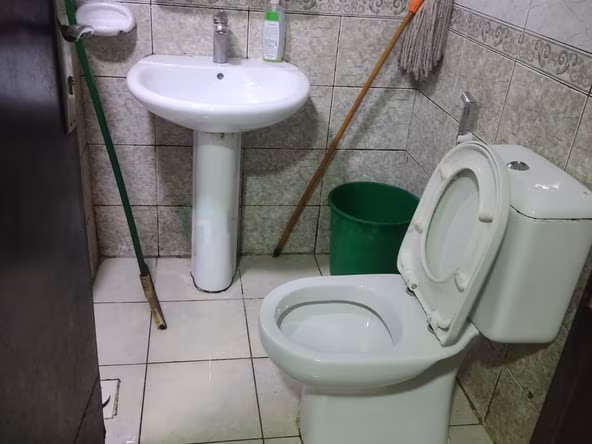 Bed Space & Partition in Muhaisnah