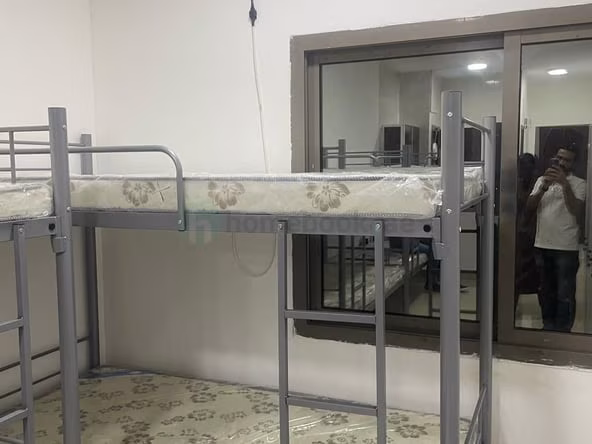 Bed Space & Partition in Al Muteena