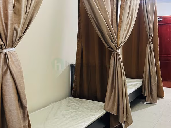 Bed Space & Partition in Al Qusais
