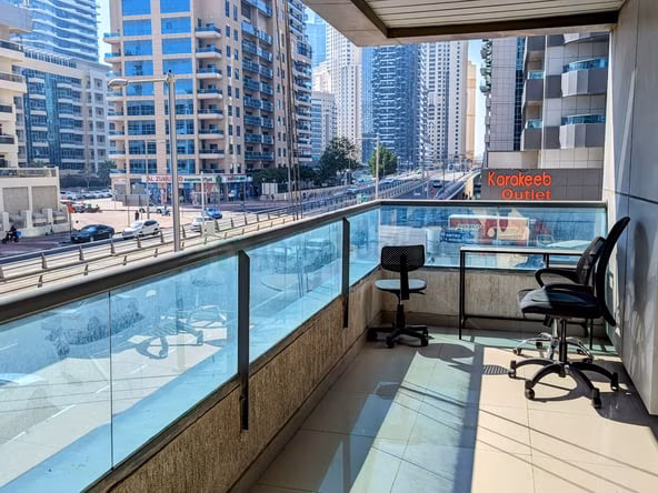 Bed Space & Partition in Dubai Marina