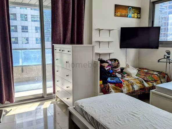 Bed Space & Partition in Dubai Marina