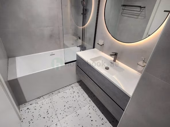 Bed Space & Partition in Downtown Dubai
