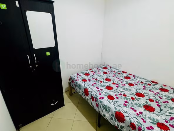 Bed Space & Partition in Al Karama