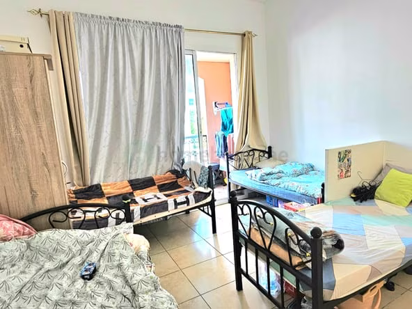 Bed Space & Partition in Al Satwa