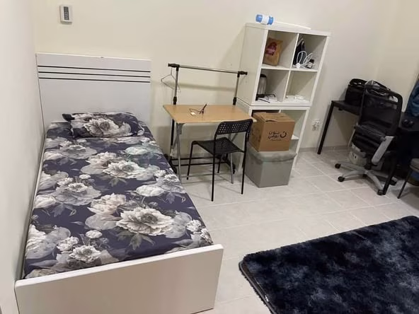 Bed Space & Partition in Discovery Gardens
