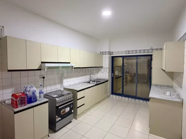 Bed Space & Partition in Oud Metha