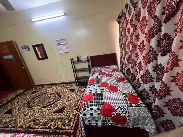 Bed Space & Partition in Oud Metha