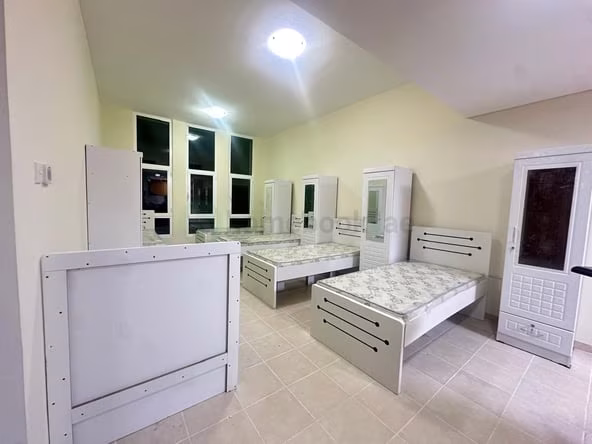 Bed Space & Partition in Discovery Gardens