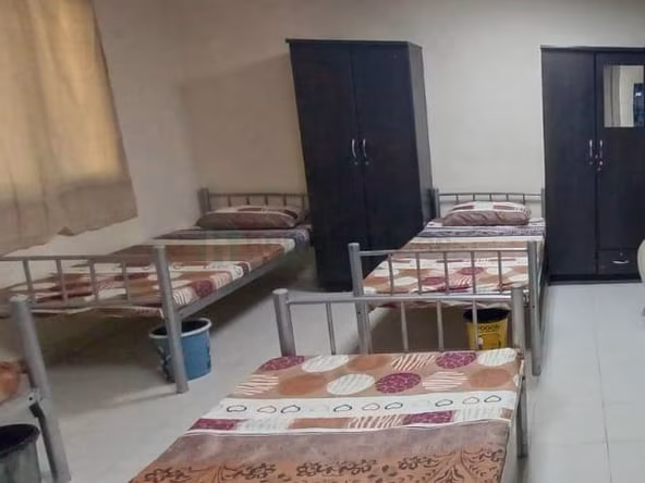 Bed Space & Partition in Oud Metha