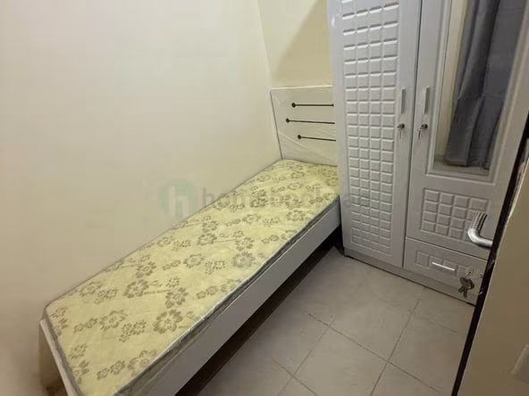Bed Space & Partition in Discovery Gardens