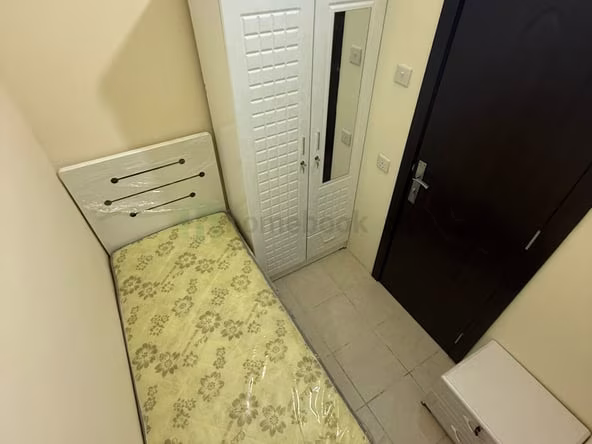Bed Space & Partition in Discovery Gardens