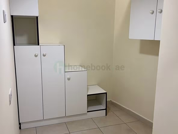 Bed Space & Partition in Downtown Dubai