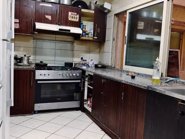 Bed Space & Partition in Al Muteena