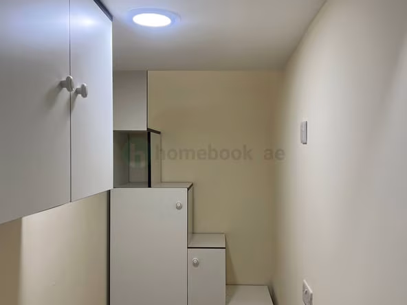 Bed Space & Partition in Downtown Dubai