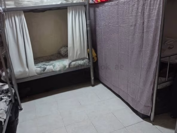 Bed Space & Partition in Al Muraqqabat