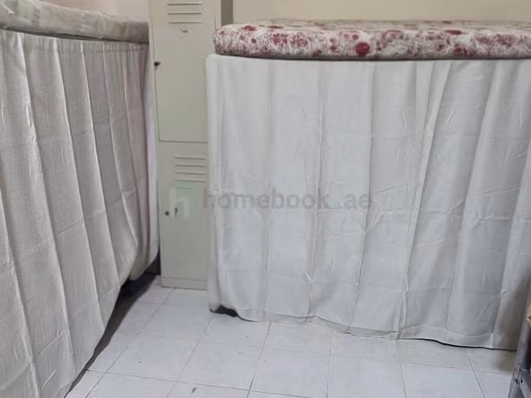 Bed Space & Partition in Al Muraqqabat