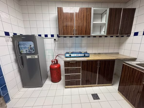 Room for Rent in Al satwa