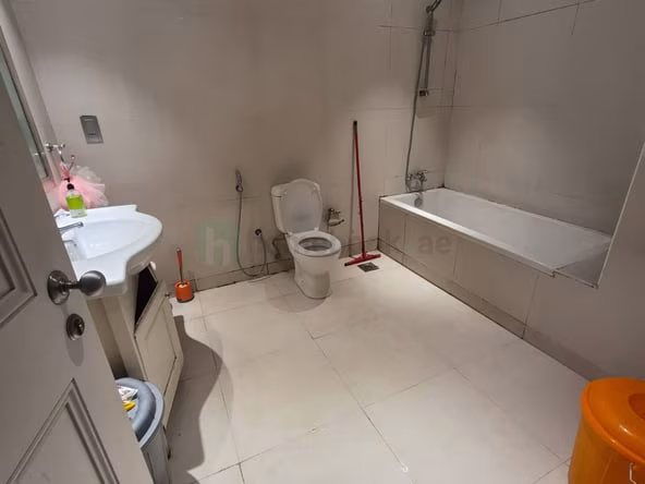 Bed Space & Partition in Dubai Investment Park (DIP)