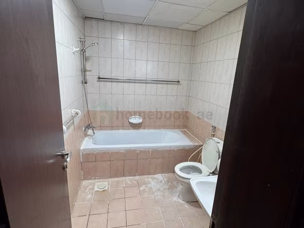 Room for Rent in International City