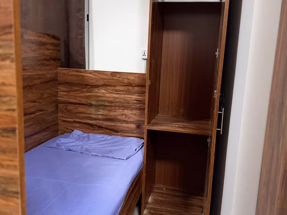Bed Space & Partition in Dubai