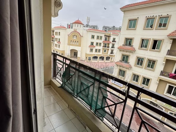 Room for Rent in International City