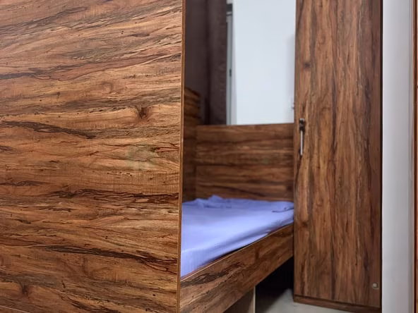 Bed Space & Partition in Dubai