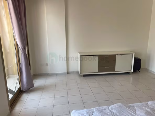 Room for Rent in International City