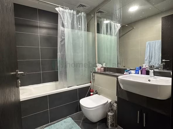 Room for Rent in Al satwa