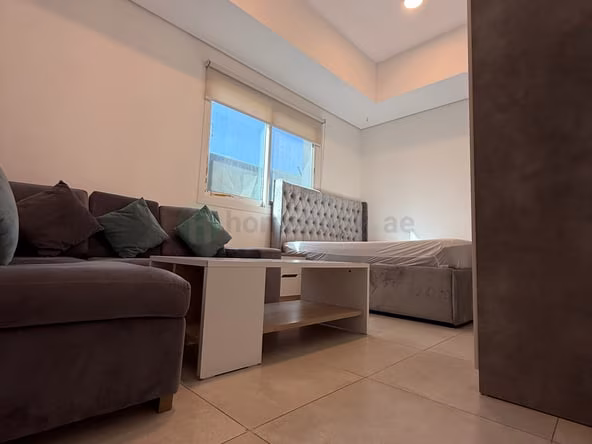 Room for Rent in Al satwa