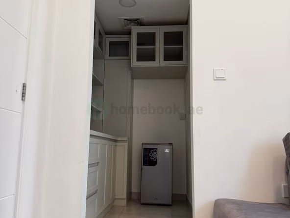 Room for Rent in Al satwa