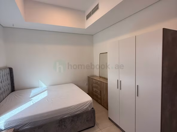 Room for Rent in Al satwa
