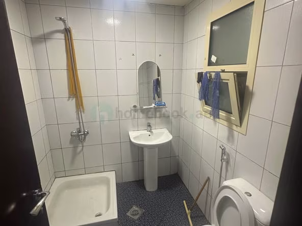 Bed Space & Partition in Al Murar