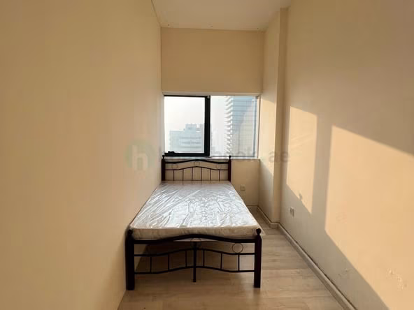 Bed Space & Partition in Sheikh Zayed Road