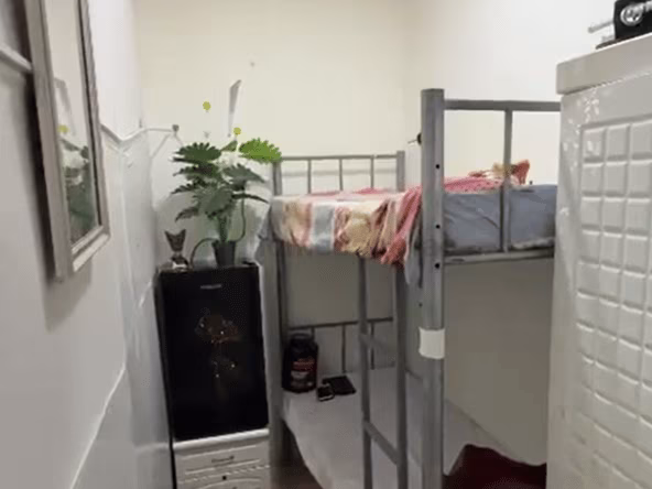 Bed Space & Partition in Al Rigga