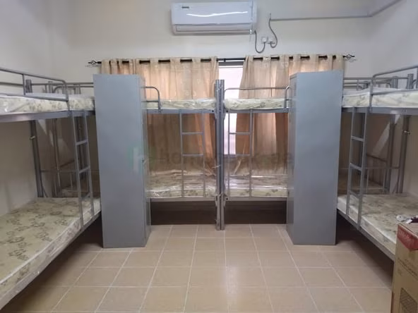 Bed Space & Partition in Al Rigga