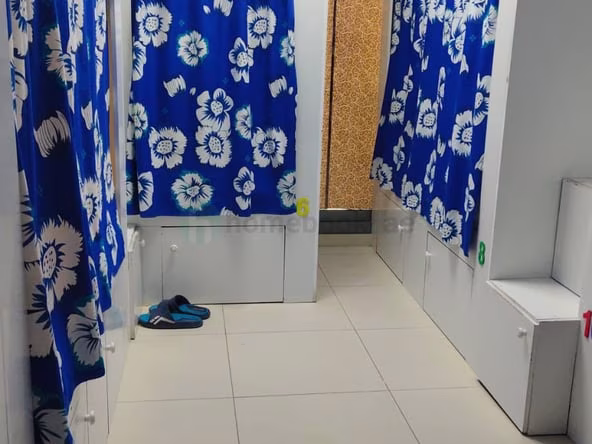 Bed Space & Partition in Al Jafiliya