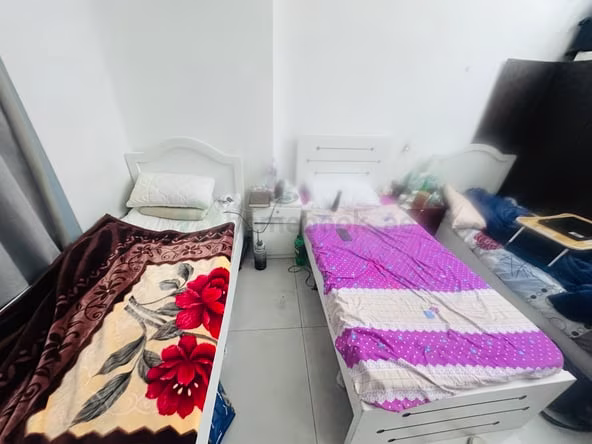 Bed Space & Partition in Sheikh Zayed Road