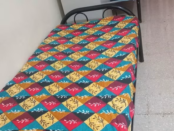 Bed Space & Partition in Oud Metha