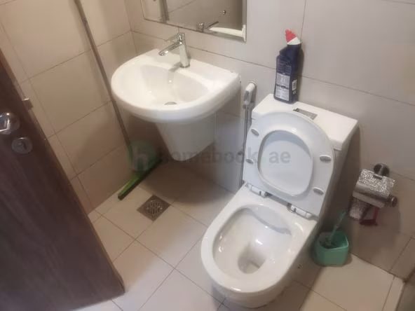 Bed Space & Partition in Al Jafiliya