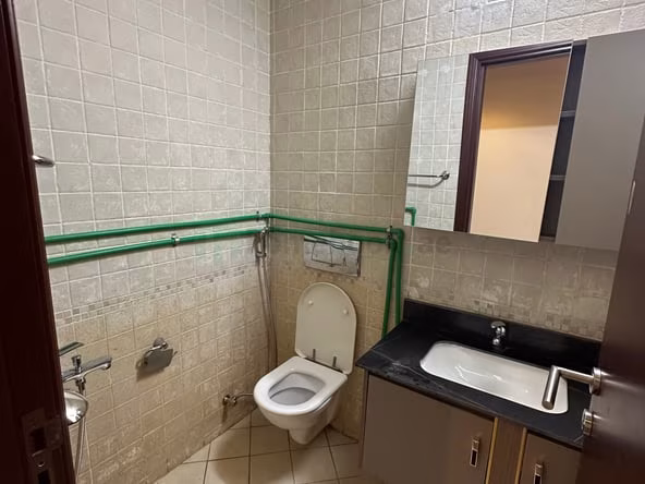 Bed Space & Partition in Dubai Marina