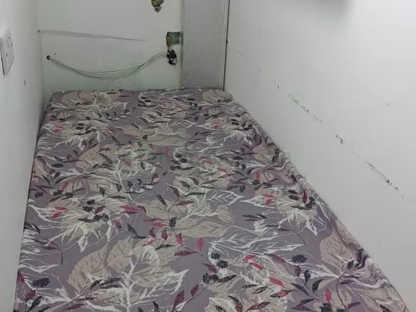 Bed Space & Partition in Al Mankhool