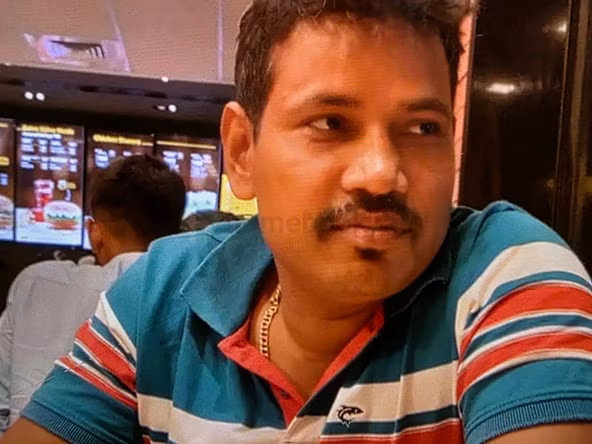 https://homebook.ae/wp-content/uploads/static/photo/07/19/ecdcb0a1-b51b-4e06-6393-5a02b8ccc100/781e3d34-390465-592-444.avif