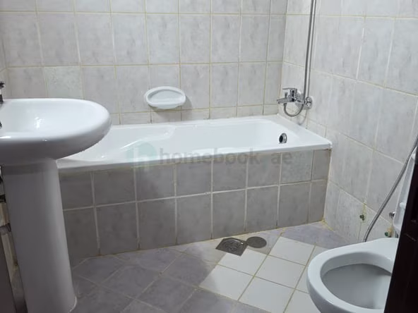 Room for Rent in International City