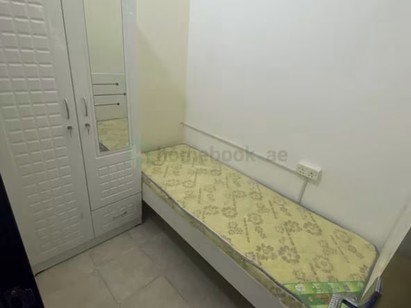 Bed Space & Partition in Discovery Gardens