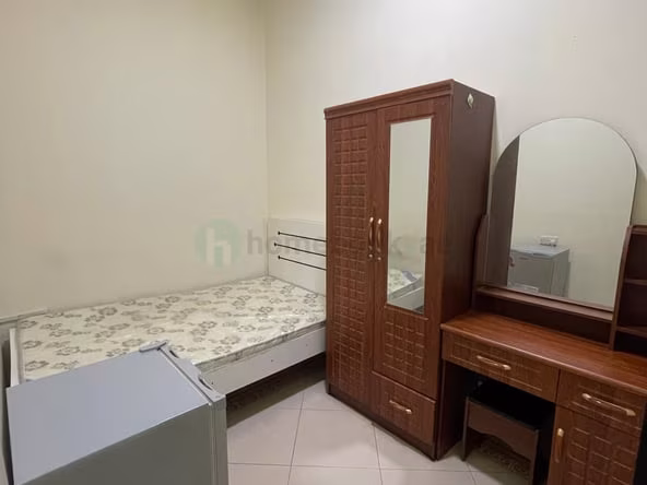 Bed Space & Partition in Al Mankhool