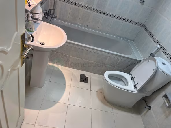 Room for Rent in Al Mankhool