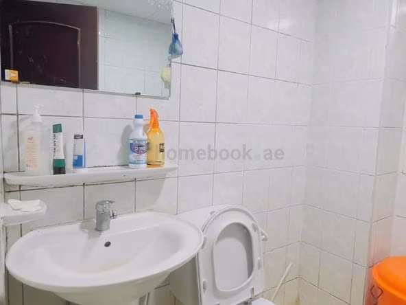 Room for Rent in Al Raffa