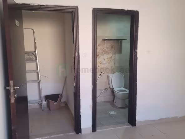 Room for Rent in Al satwa