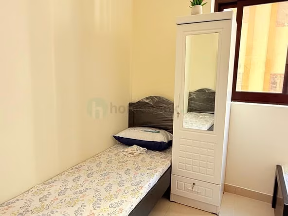 Bed Space & Partition in Al Fahidi